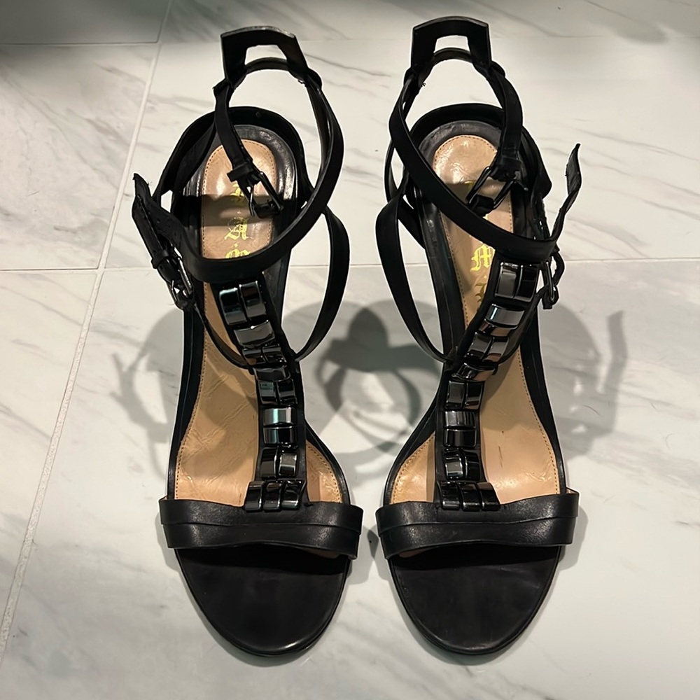L.A.M.B. Fuji sandals heels 🖤